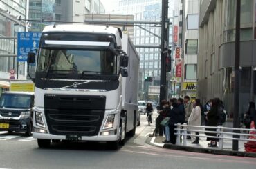 水樹奈々「CANNONBALL RUNNING」40ft アドトレーラー at 新宿 その２