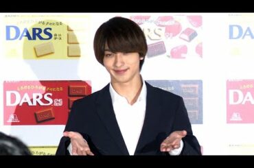 横浜流星、巨大ケーキに驚き「圧巻です」