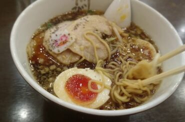 でびっとラーメン❗醤(むらさき)味玉チャーシュー麺②🎵ラーメン好きのNoriNori麺活⤴️麺とスープ熱々なら最高だ‼️