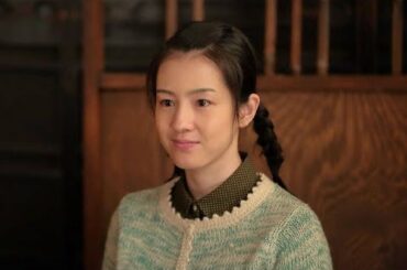 ✅  女優の戸田恵梨香さん主演のNHK連続テレビ小説（朝ドラ）「スカーレット」で、ヒロイン・喜美子（戸田さん）の妹・直子を演じている桜庭ななみさん。劇中では、しっかりものの喜美子とは対照的に、気が強く