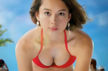 【日本CM】世界百大美女Niki丹羽仁希穿上紅色比堅尼發放強大性感魅力