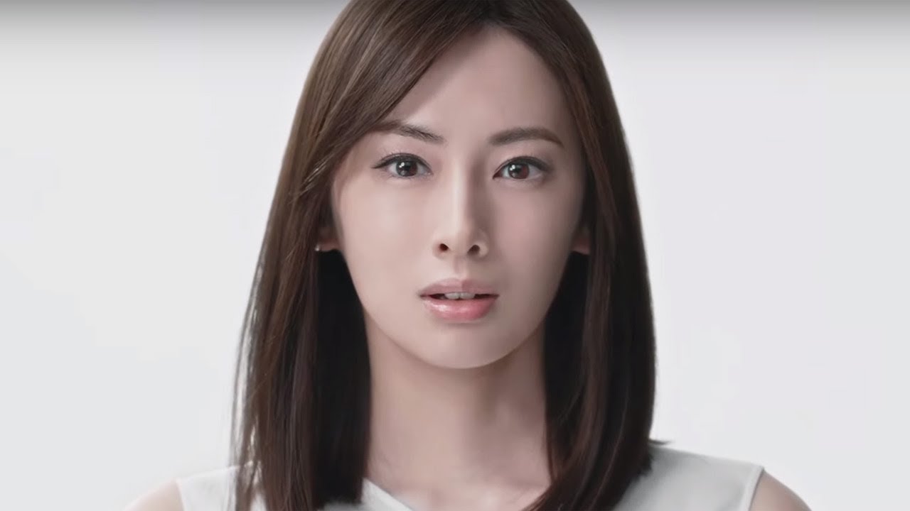 北川景子、77インチの美しさに感嘆！ソニー「ブラビア」新CMが公開
