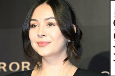 エレナ・アレジ・後藤、深Vネックの黒ドレスで大人っぽく　スリットから美脚見せも　「BVLGARI AVRORA AWARDS」