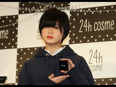 ✅  欅坂46の平手友梨奈さん（18）が2020年1月23日にグループからの脱退を電撃的に発表した。ところが、23日のグループからの公式発表は同日卒業のメンバーがいるにもかかわらず、平手さんのみ「卒業