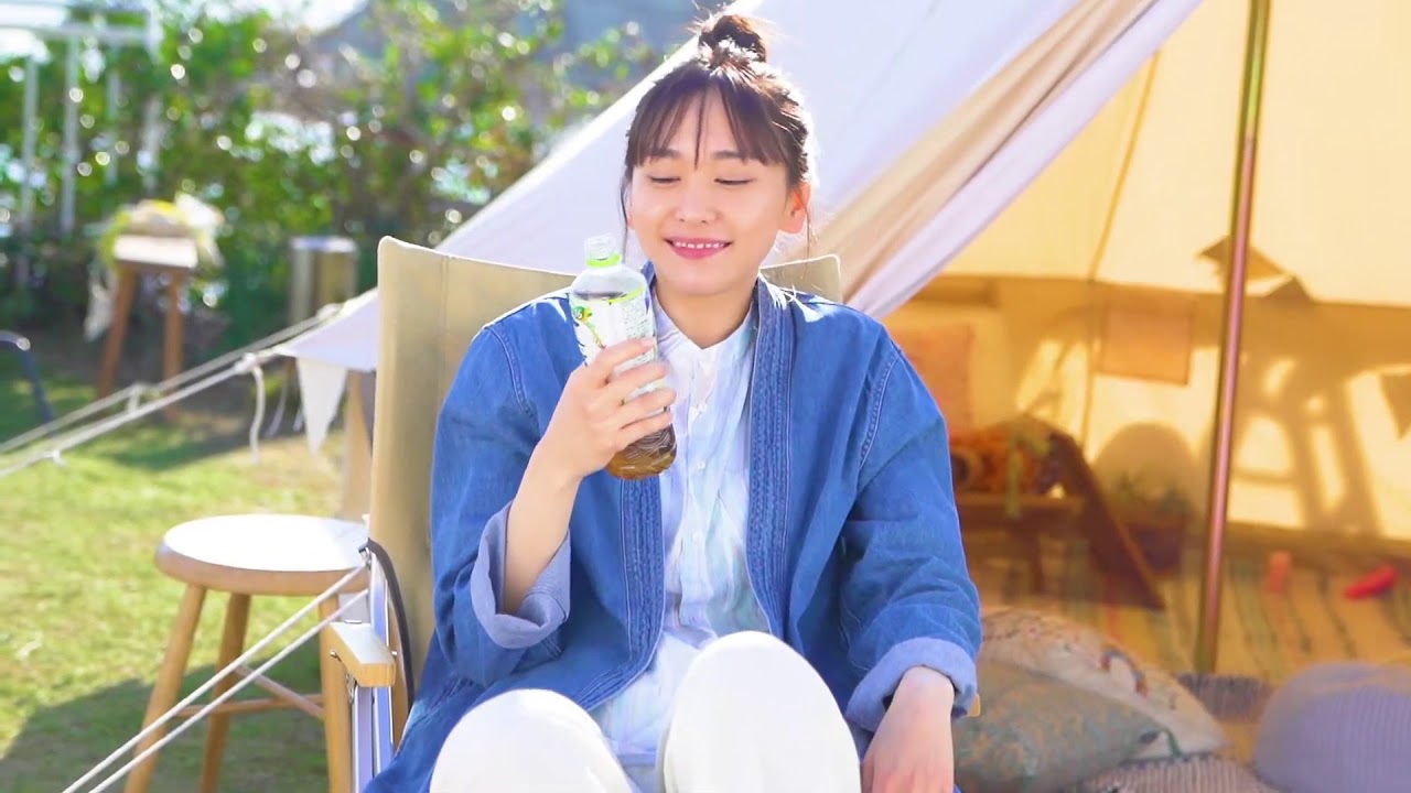 ガッキー【新垣結衣】十六茶 CMメイキング 「『十六茶』そんな私でいいじゃない テント」編