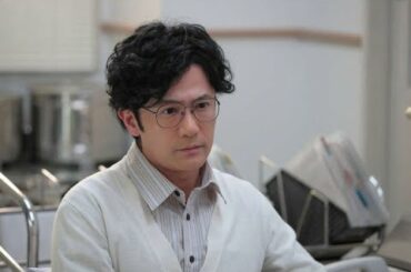 ✅  稲垣吾郎さんが、戸田恵梨香さん主演のNHK連続テレビ小説（朝ドラ）「スカーレット」（総合、月～土曜午前8時ほか）に医師の大崎茂義役で登場する。今回、約30年ぶりの朝ドラで、前回の出演は1989年