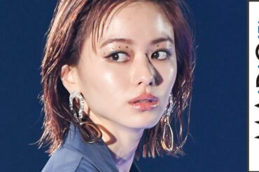 山本舞香、ラインストーンのアイメークで“目力”最強！　ロングトレンチ主役のコーデ　リネンのふんわりコーデも　＜TGC2020 SPRING／SUMMER＞