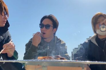 地元の海で七輪しながら対談してみた