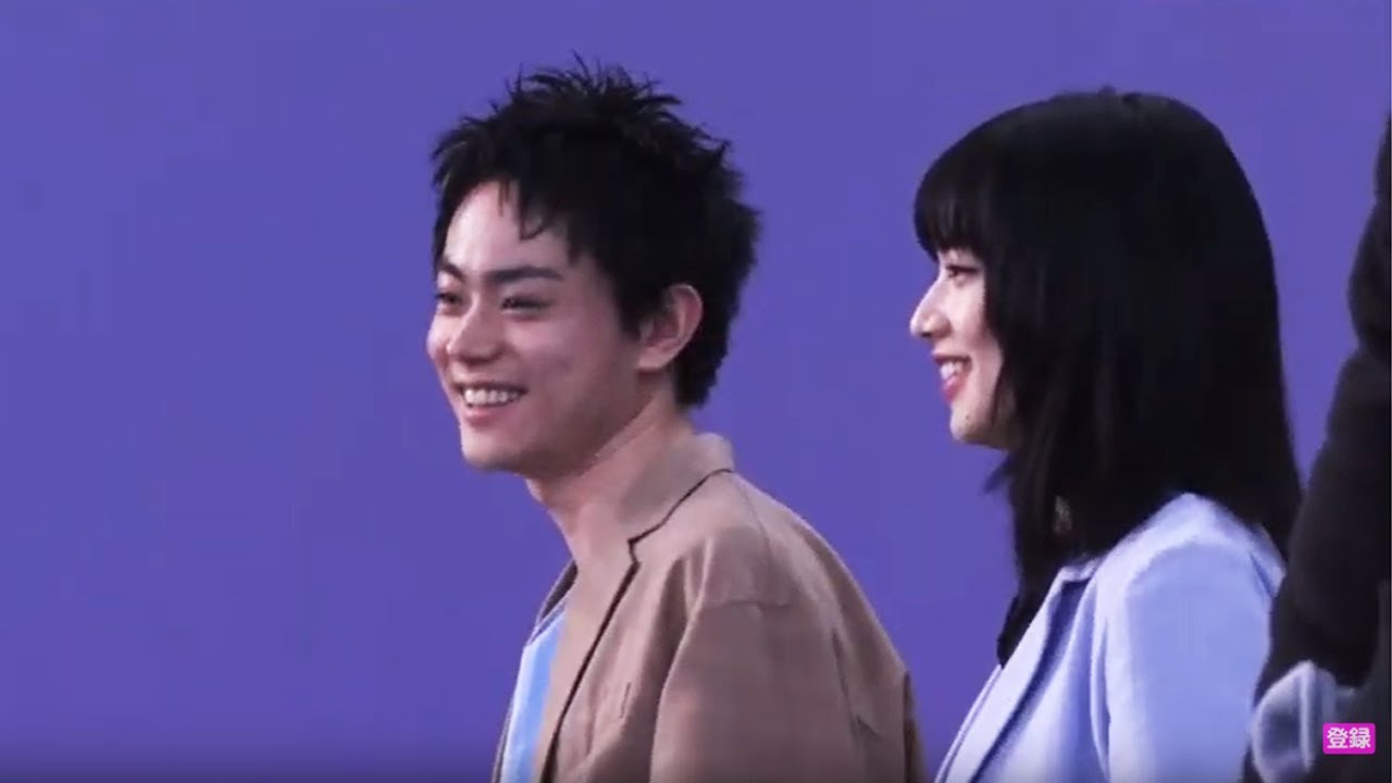 菅田将暉＆小松菜奈、水の上でびしゃびしゃ影踏み！44回全力疾走したメイキング、niko and...新WEBムービー『進化』公開