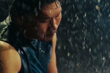 “笑わない男”稲垣啓太選手「内心は笑顔」　CMで堀江翔太選手らと“びしょ濡れ”パフォーマンス