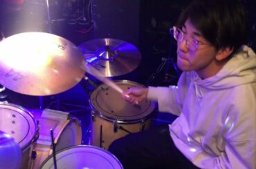 『丸の内サディスティック』椎名林檎（ドラム）