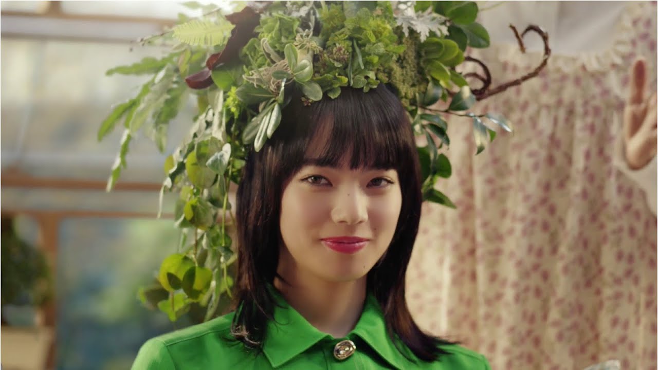 小松菜奈、ボタニカルヘアがインパクト大！黒柳徹子と「徹子の部屋」？で初共演『Uber Eats』新CM「盆栽」「玉ねぎヘア」「ボタニカルヘア」篇【メイキング＆インタビュー＆NG集】
