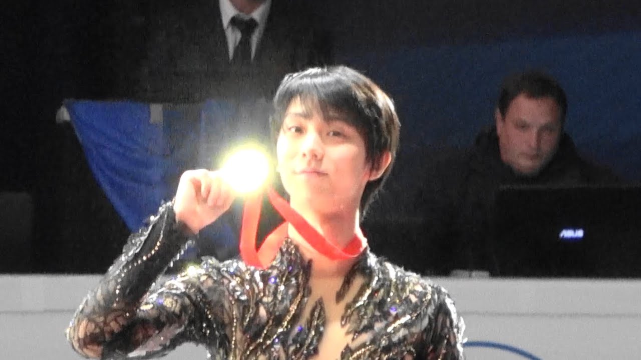 Yuzuru Hanyu 2018 Rostelecom Cup Medal ceremony Yuzuru Hanyu 2018 Rostelecom Cup Medal ceremony