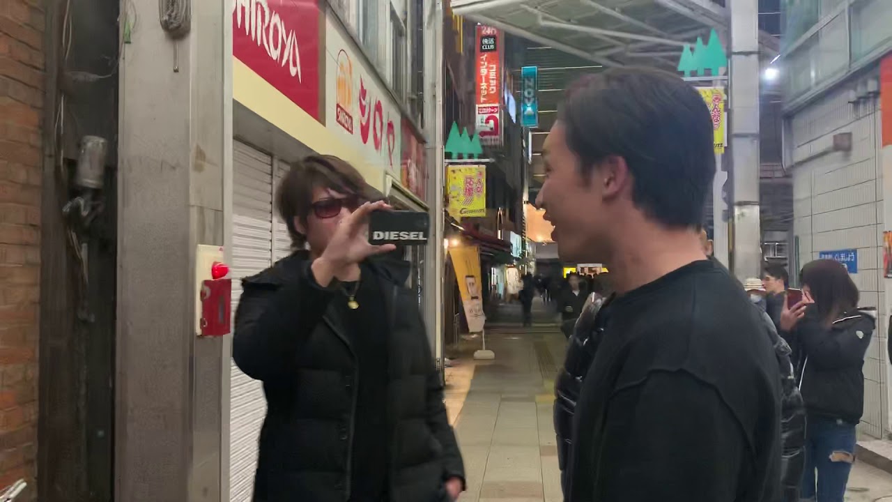 朝倉未来、北九州の路上でキレる? 朝倉未来、北九州の路上でキレる?