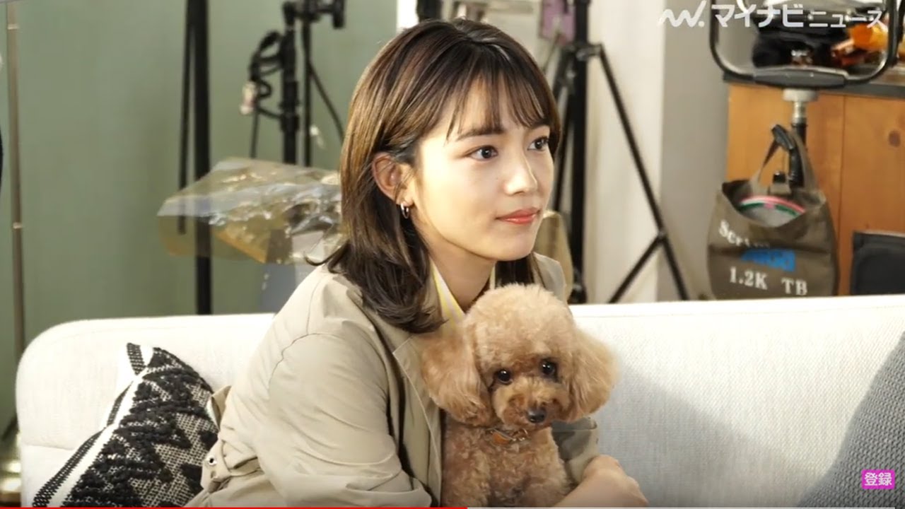 川口春奈、撮影中に思わず子犬をギュッ！楽曲はマカロニえんぴつ「たしかなことは」、コンタクトレンズ『CREO（クレオ）』新TVCM＆メイキング