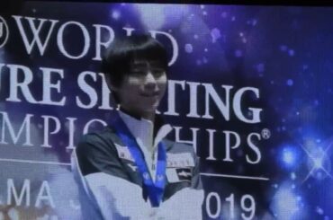 Yuzuru Hanyu 2019 world Small Medal Ceremony