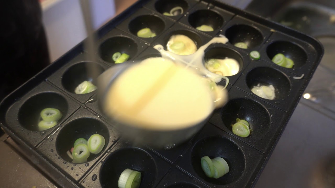 自粛中に朝倉未来チャンネルをきっかけに久々にたこ焼き作りをする男子
