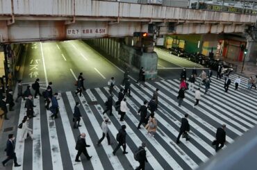 JR西日本　大阪駅周辺　2020/4/21　新型コロナウイルス特別措置法に基づく緊急事態宣言が全国に発令され、大阪府は特定警戒都道府県に指定されました。緊急事態宣言発令中のJR大阪駅周辺。