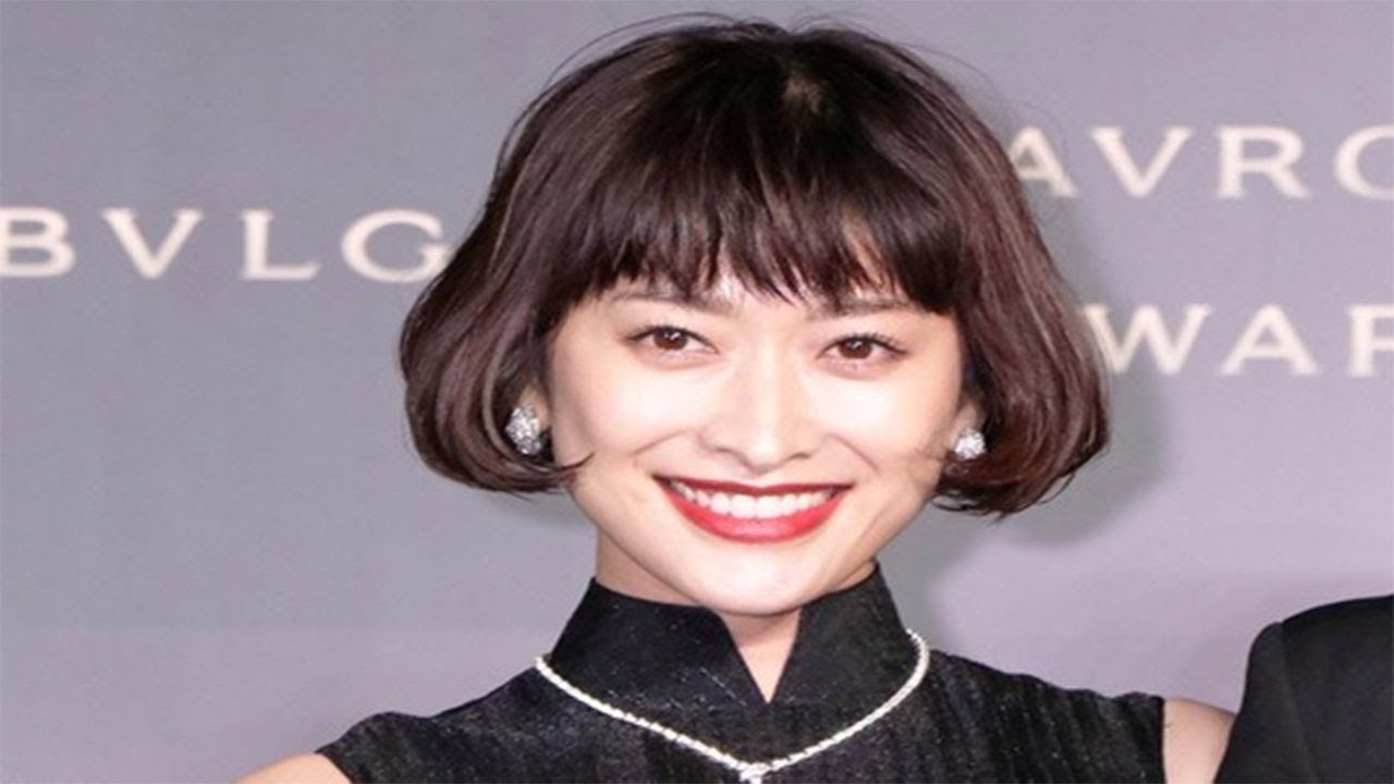 ＜山田優＞超ミニ丈のロンパースですらり美脚　「ちょっとおしゃれな家着」「家でも可愛い服を」