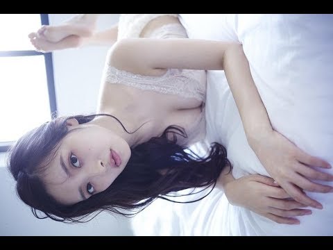 ✅  人気声優・上坂すみれの写真集『すみれいろ』（東京ニュース通信社）が昨年12月から発売中だ。
