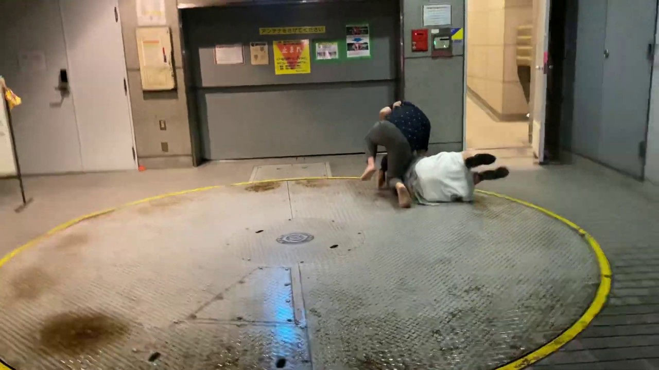 【上戸彩（自称）さんが取り抑えられる動画】6/11ファイト青山 生配信の罰ゲーム