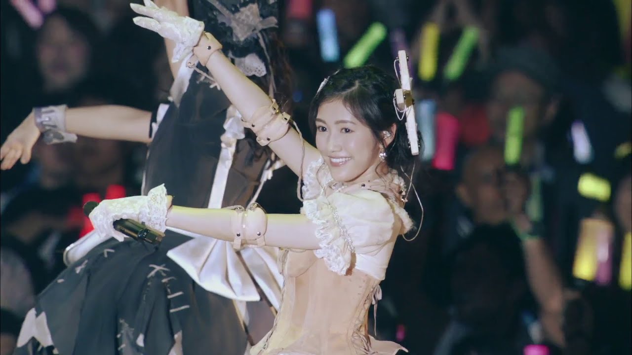 AKB48 - フライングゲット (Flying Get) 渡辺麻友センター / 川栄李奈卒業コンサート 150802