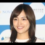 ✅  女優の川口春奈が、18日にインスタグラムを更新。少女時代の姿を公開したところ、「懐かしい」「大人っぽすぎる」と、ネット上でファンから歓喜の声が殺到している。■ぱっちりとした目 View this