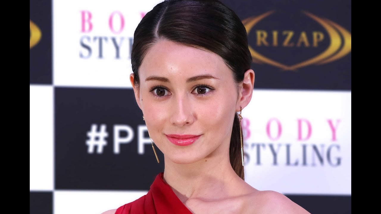 色んな芸能・エンターテインメント・ニュース満載♪『めるも』|タレントのダレノガレ明美さんが7月2日、自身にインスタグラムを更新。トレードマークとも言える明るい茶髪から黒髪にイメチェンしたことを明かし、