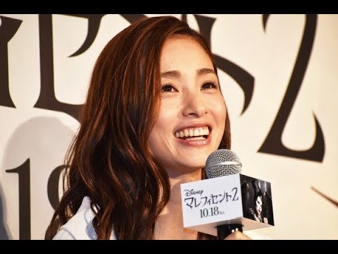 女優の上戸彩、モノマネタレントの福田彩乃、声優で俳優の小野賢章が14日、都内で開催されたディズニー映画「マレフィセント2」の吹替版ハロウィーン試写会に登壇した。