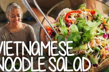 Masak Vegetarian Vietnamese Noodle Salad ala Nanami. Mie bihun yang murah, enak dan sehat!