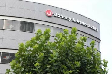 ✅  TOKIOの長瀬智也（41）が来年３月末でグループを脱退、ジャニーズ事務所を退所することが22日、ファンクラブサイトで発表され衝撃が走っている。長瀬は退所後、「芸能界から次の場所へ」とクリエータ