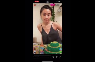 小島瑠璃子 ペラペラな服で胸を晒す　見せたいこじるり