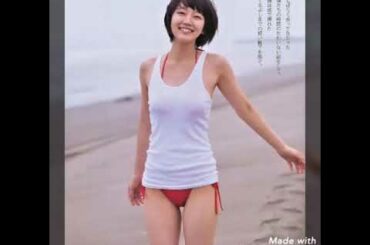 吉岡里帆 赤い水着