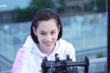 水原希子、Tinderを使った思いがけない出会いとは？「Tinder」の新オンラインCM＆メイキングインタビュー