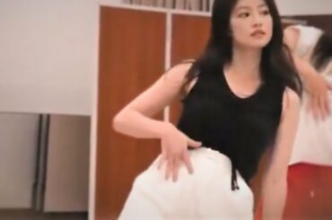 今田美桜による華麗なダンスをスローモーションでどうぞ