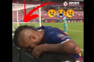 Arturo Vidal cries as Bayern Munich hammers FC Barcelona 8-2