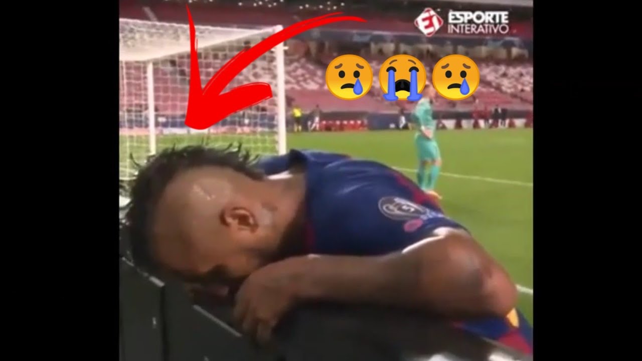 Arturo Vidal cries as Bayern Munich hammers FC Barcelona 8-2 Arturo Vidal cries as Bayern Munich hammers FC Barcelona 8-2