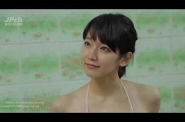 揺れる吉岡里帆