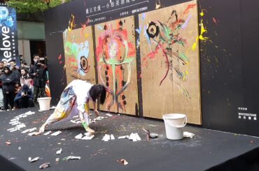 小松美羽信義威秀祈禱現場創作