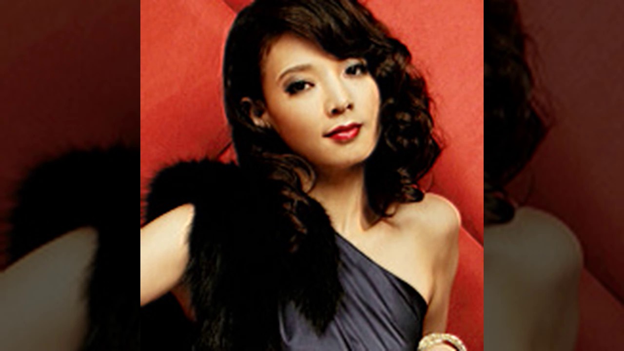 朝海ひかる – 略歴 朝海ひかる - 略歴