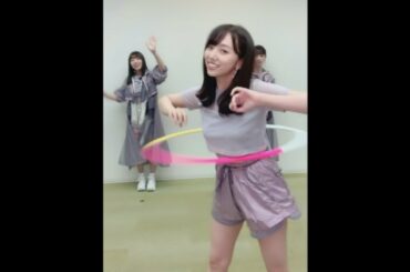 【乃木坂46】衣装を脱いでフラフープに挑戦する新内眞衣 / Weibo 2020/08/24