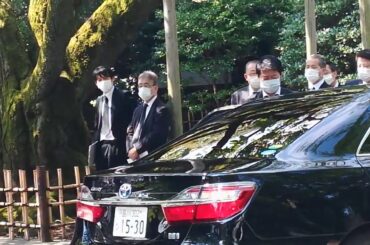 靖国神社を参拝の稲田朋美議員