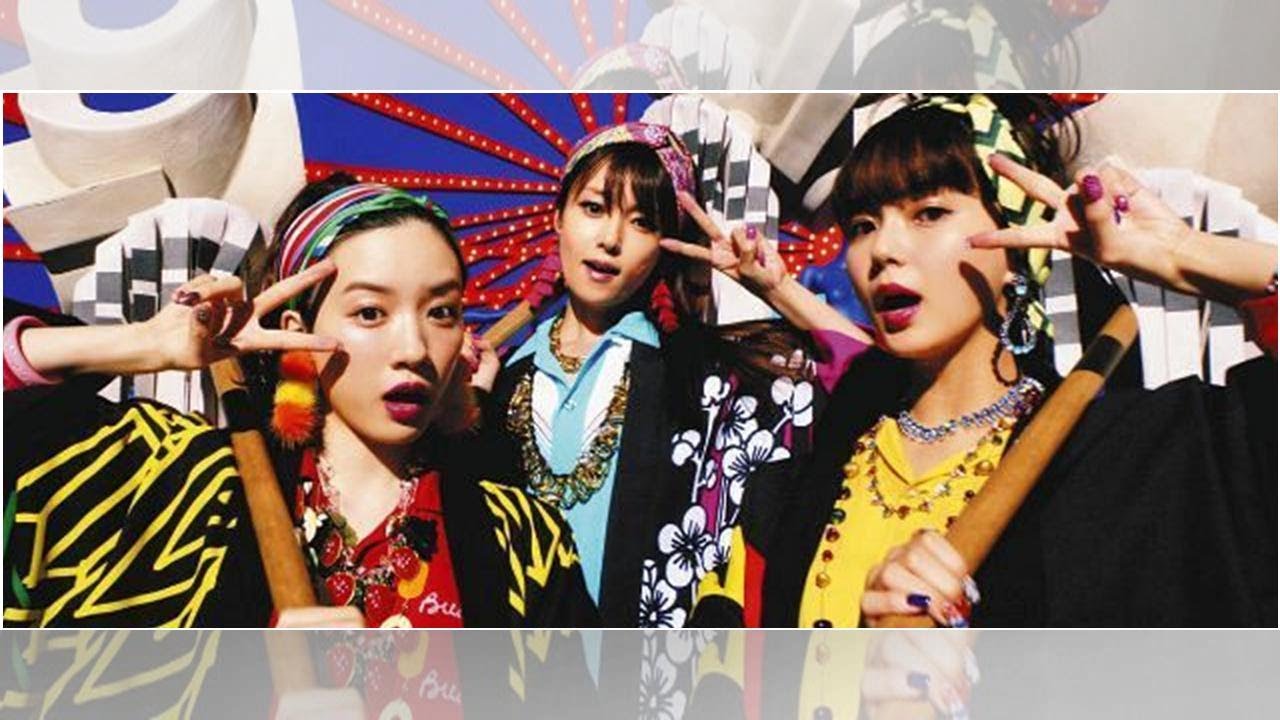 久しぶりに“UQ三姉妹”が再会！長女・深田恭子「なかなか会える時なかった…今日はこっそり内緒話」（中日スポーツ）｜ｄメニューニュース