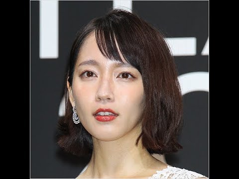女優・吉岡里帆のセカンド写真集「里帆採取 by Asami Kiyokawa」（集英社）が11月5日に発売されることが分かった。吉岡の写真集は2018年7月以来、約2年ぶりとあって、早くもファンの間…