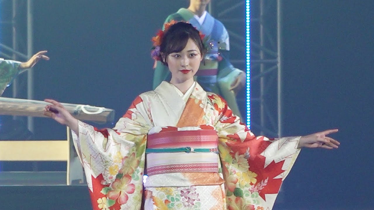 福原遥、フワちゃんらが華やかな着物姿でランウェイ/「マイナビ TGC 2020 A/W ONLINE」 福原遥、フワちゃんらが華やかな着物姿でランウェイ/「マイナビ TGC 2020 A/W ONLINE」