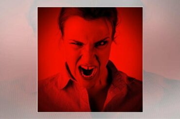 高嶋ちさ子“逆さ吊り騒動”スルーで大炎上「きちんと説明してください」 - まいじつ