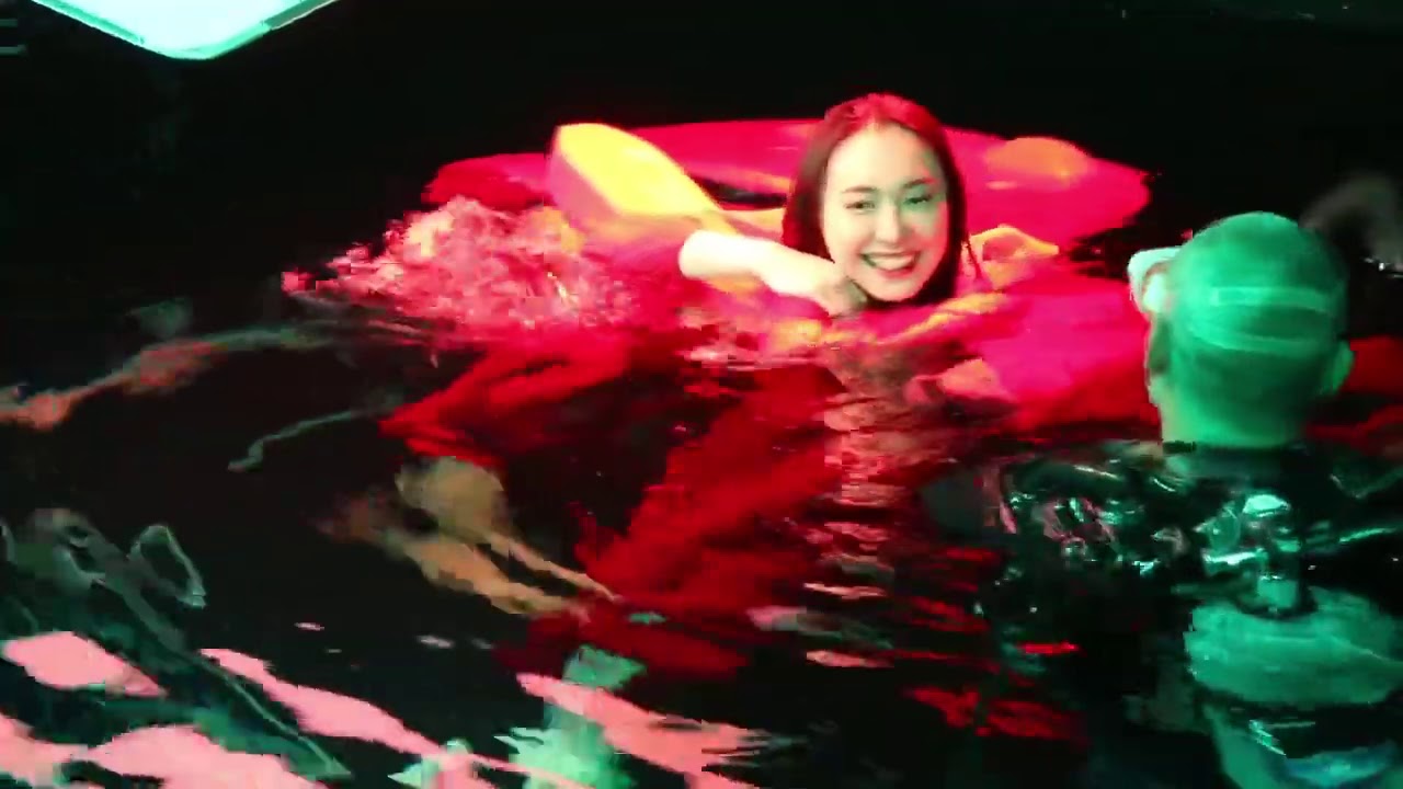 新垣結衣、泳ぐ!走って、涙して… 貴重なメーキング映像も GMOクリック証券新テレビCM「Life is 」編 新垣結衣、泳ぐ!走って、涙して… 貴重なメーキング映像も GMOクリック証券新テレビCM「Life is 」編