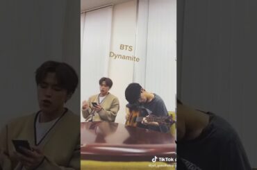 【tiktok】JO1の河野 純喜 と木全 翔也がBTSのDynamiteを歌う　(Junki and Syoya sing BTS‘s dynamite)
