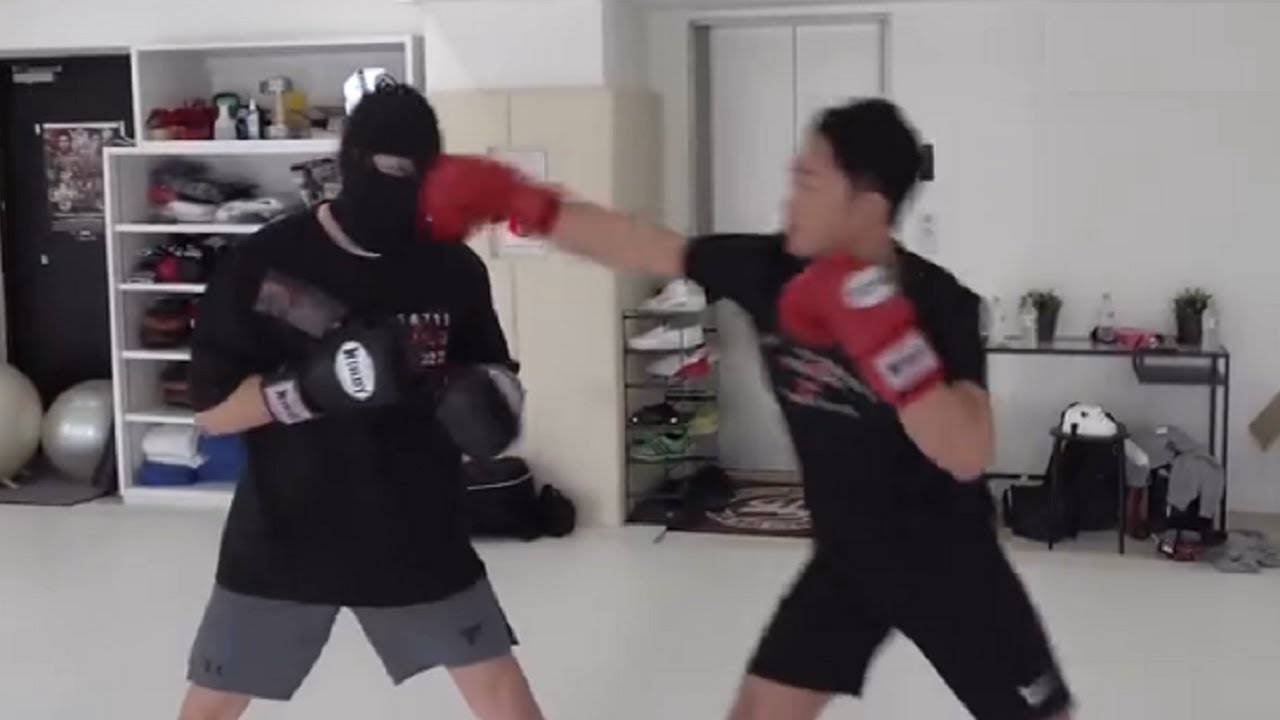 朝倉未来 vs ラファエル:元護身術チームのメンバーがプロボクサーに失禁に殴られた! 朝倉未来 vs ラファエル:元護身術チームのメンバーがプロボクサーに失禁に殴られた!