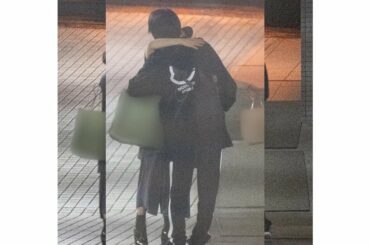 土屋太鳳、夜明け前に桜田通と熱い抱擁 友人同士では日常茶飯事？